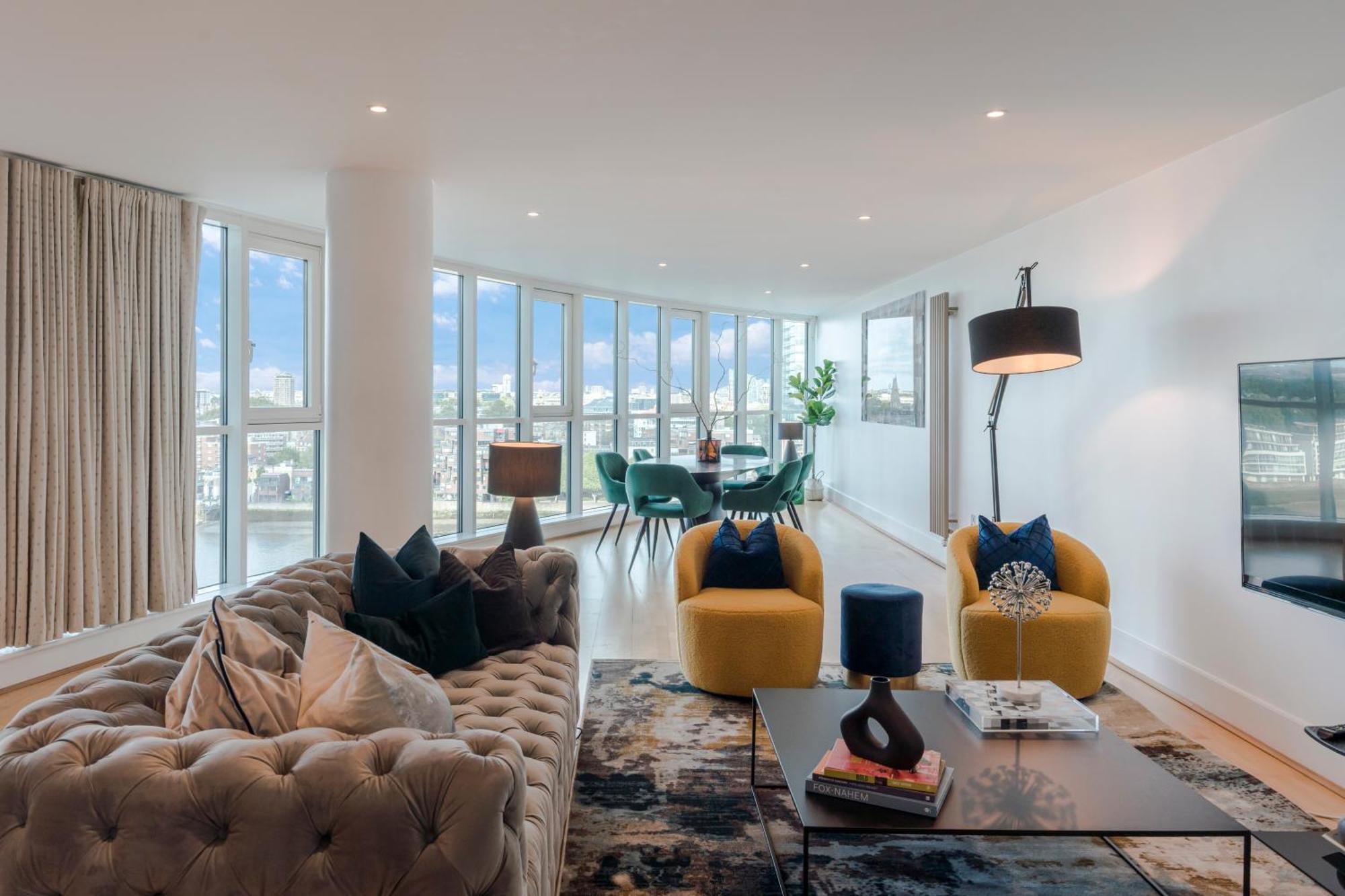 Best Thames View In Town! Large Luxxe Nomad Design Family Home London Ruang foto