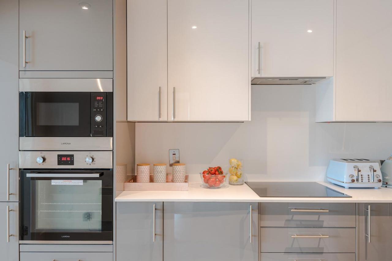 Best Thames View In Town! Large Luxxe Nomad Design Family Home London Bagian luar foto