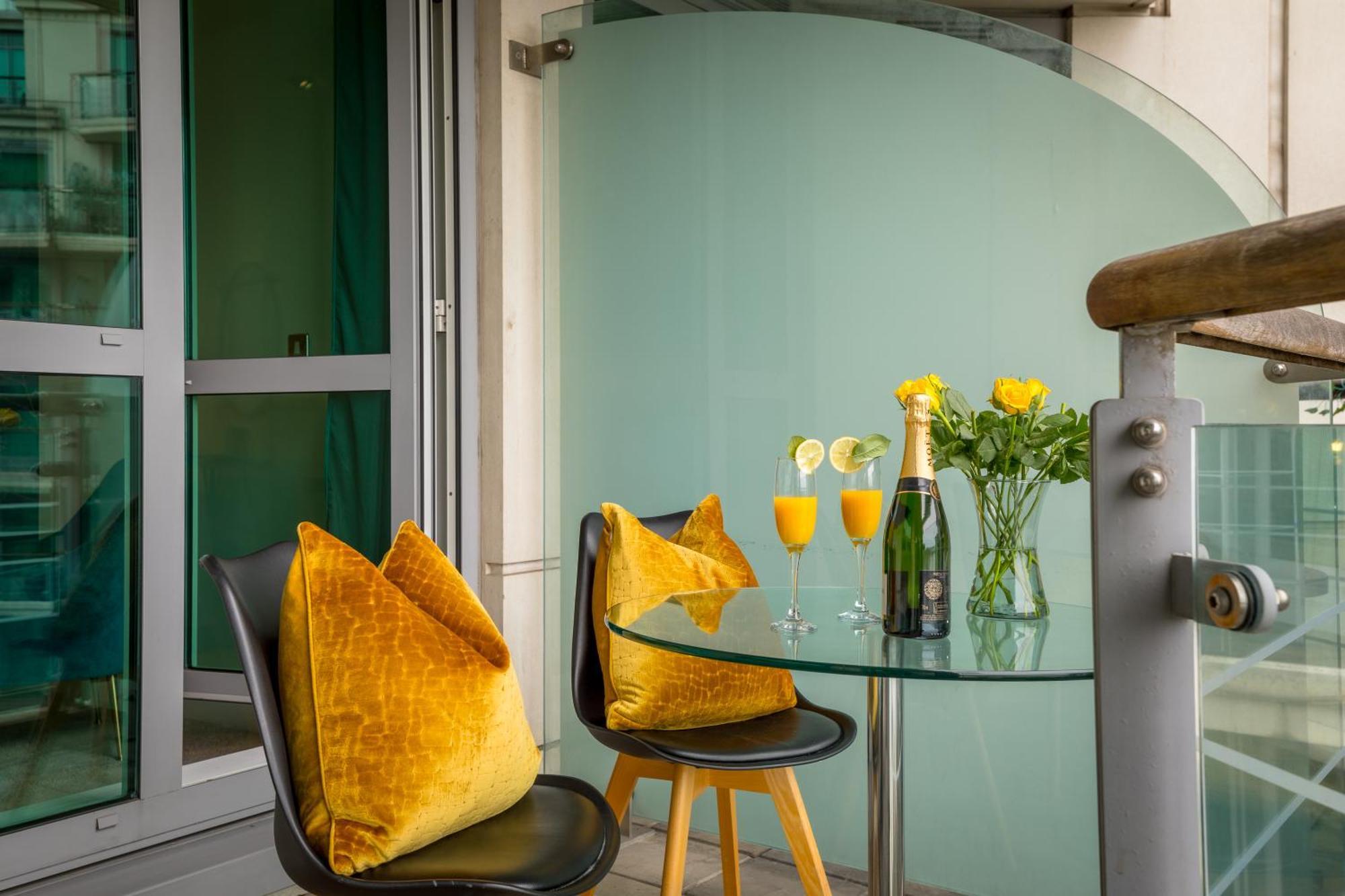 Best Thames View In Town! Large Luxxe Nomad Design Family Home London Bagian luar foto